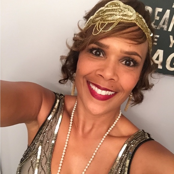 Flapper Costume - Picture 7 of 12